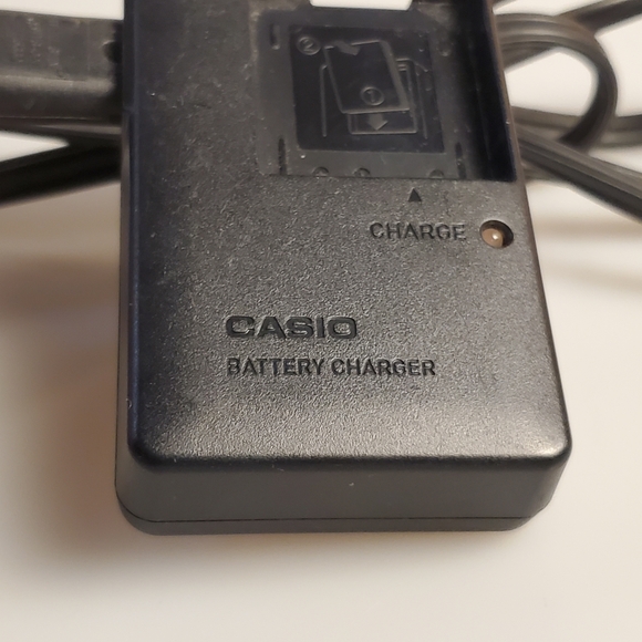 Casio Exilim Battery Charger BC-80L EUC - Picture 3 of 4